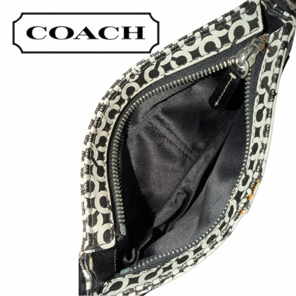 Coach Penelope Signature Op Art Black/White Wristlet - Picture 4 of 4